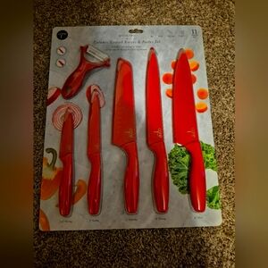 NWT Core Kitchen Red Ceramic Coated Knife & Peeler Set